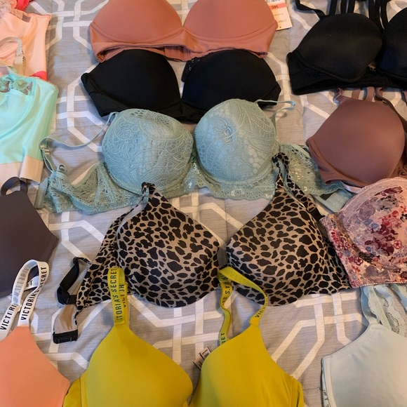Bras - Picture 3 of 4